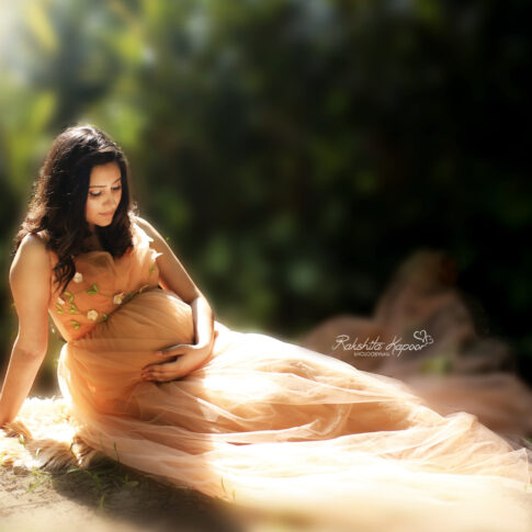 Best Outdoor Maternity photographer in Delhi NCR Noida Gurgaon Faridabad by Rakshita Kapoor