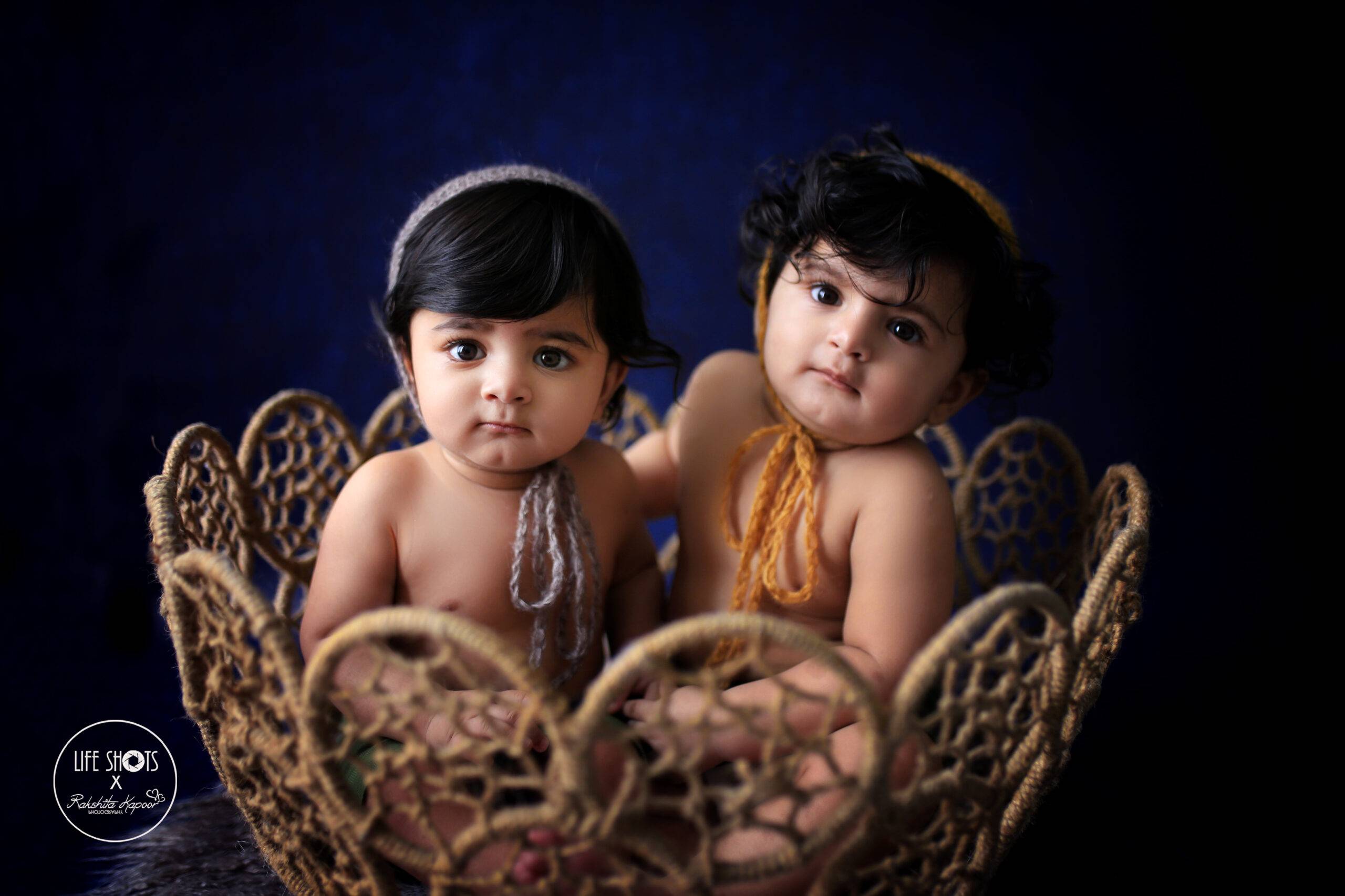 Best baby twins photography in Delhi NCR Noida Gurgaon Faridabad by Rakshita Kapoor
