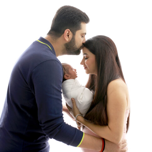 Best Newborn family photography by Rakshita Kapoor